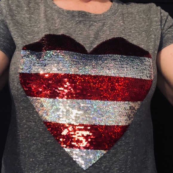 Heart to Blue Smiley Face Sequin Tee fits like Ladies Small - Picture 6 of 7